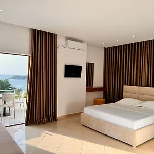 Dine Ksamil